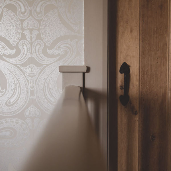 Wallpaper Decorating in Bath Wallpaper Decorating in Bath