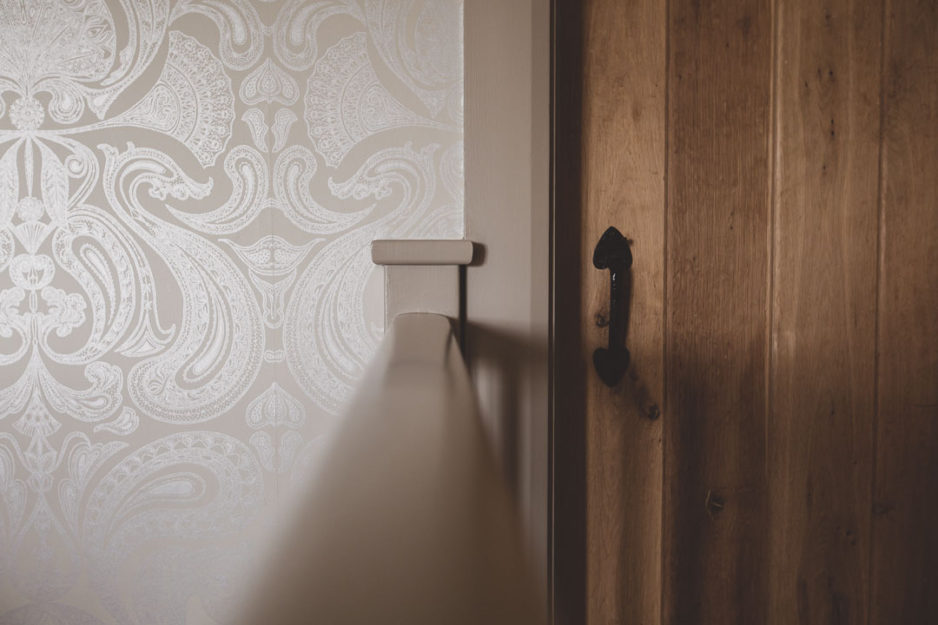 Wallpaper Decorating in Bath